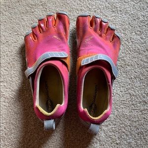 Vibram toe shoes